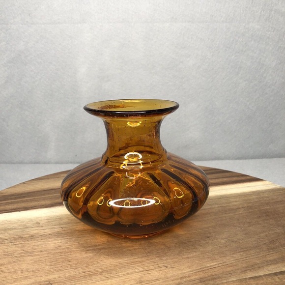 Vintage Squat Amber Glass Vase Ribbed Sides 4 1/2" tall x 5" wide Hand Blown - Picture 2 of 6